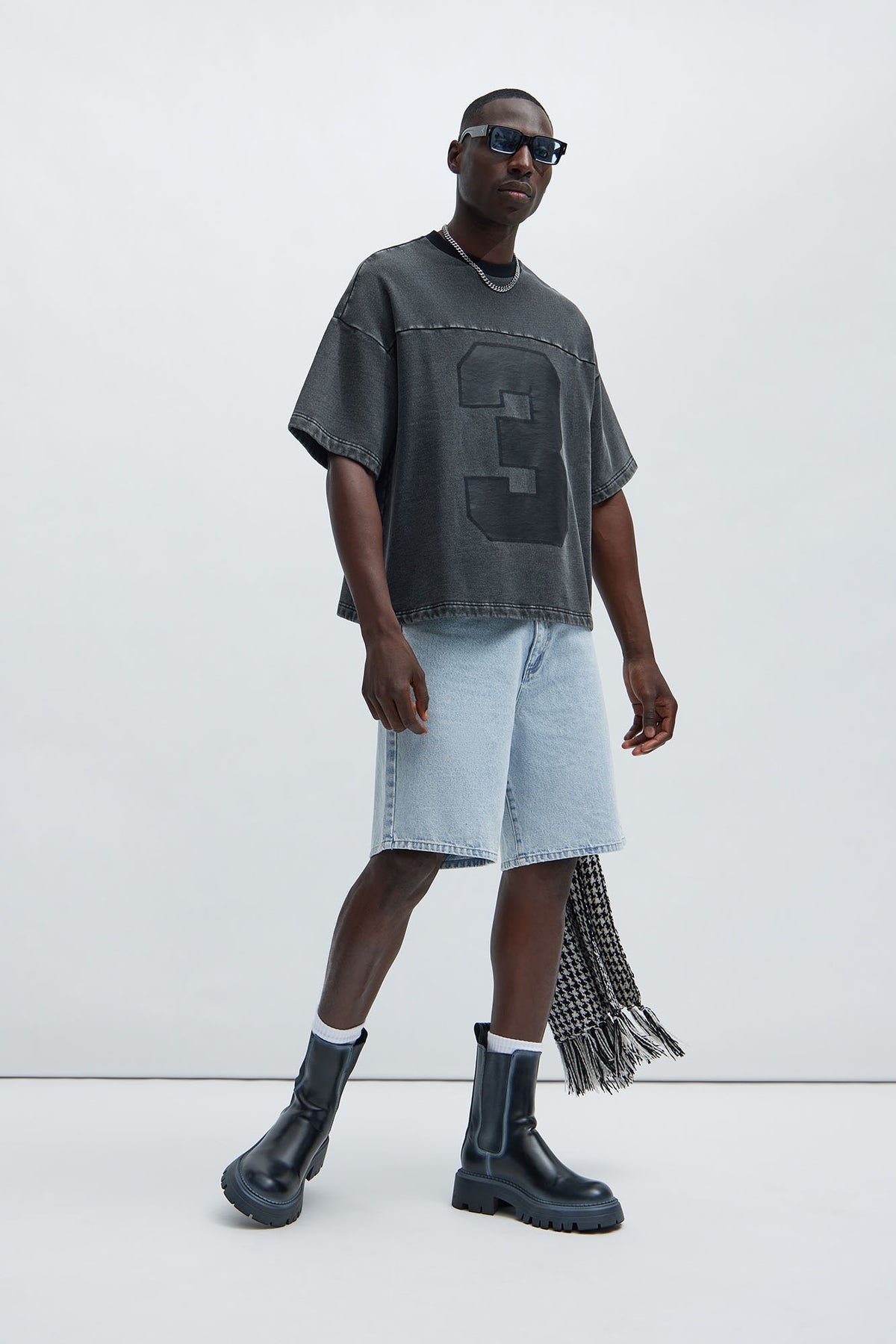 Kyle Oversized Tee - Black Wash 1
